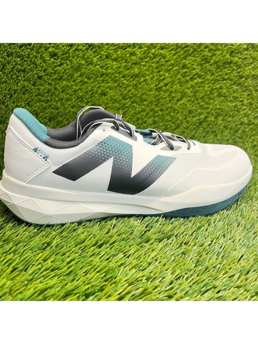 New Balance 796v4 Mens Size 10 White Athletic Running Tennis Shoes Sneakers